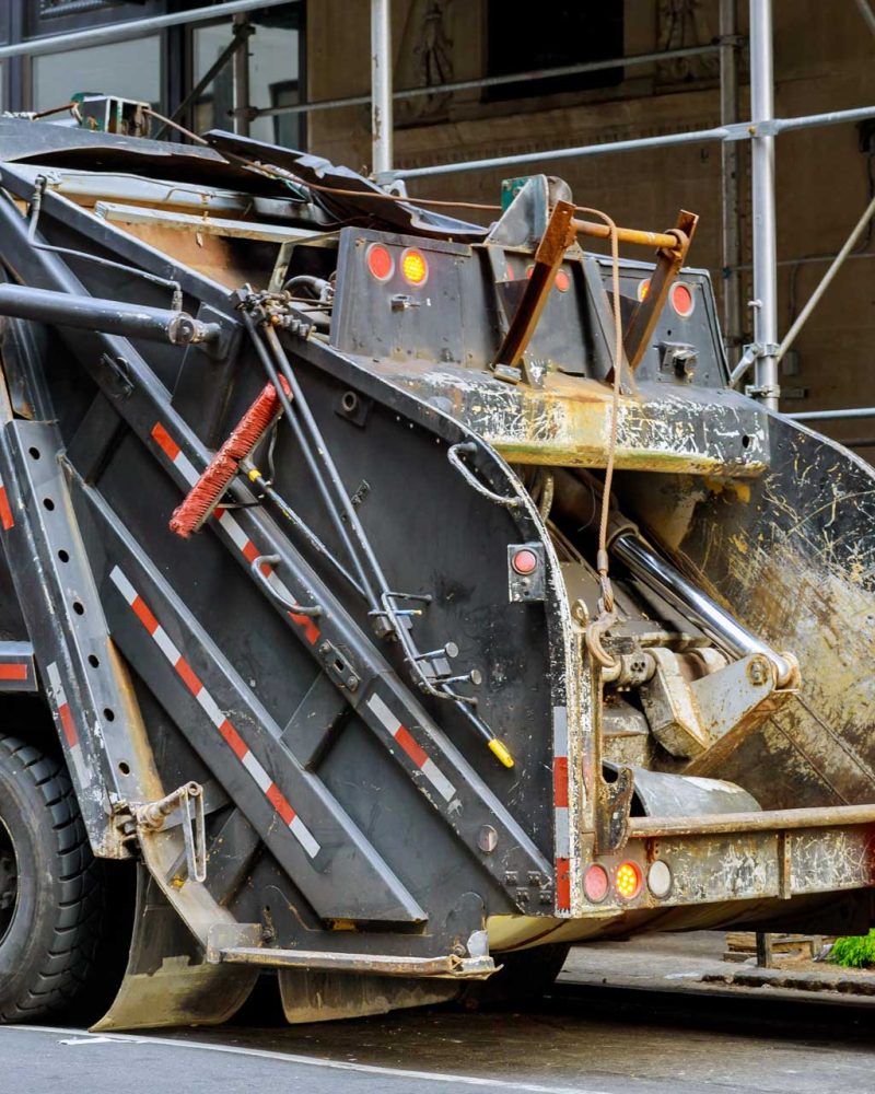 city-building-demolition-cleanup-with-dumpsters-fi-3HS638D.jpg city-building-demolition-cleanup-with-dumpsters-fi-3HS638D.jpg